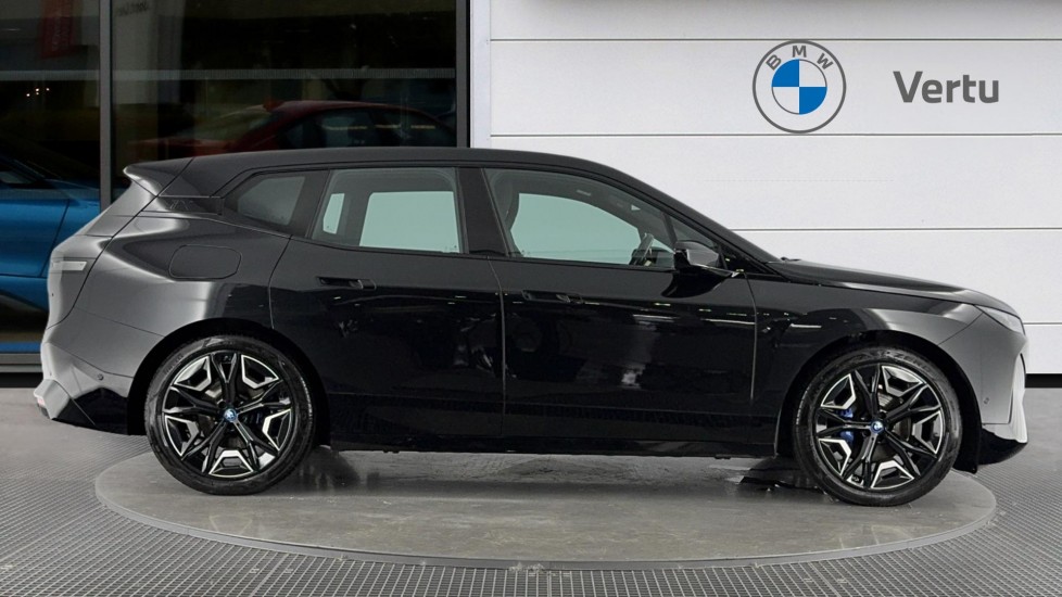 BMW iX 240kW xDrive40 M Sport 76.6kWh 5dr Auto Electric Estate - Image 3