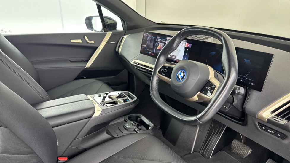 BMW iX 240kW xDrive40 M Sport 76.6kWh 5dr Auto Electric Estate - Image 6
