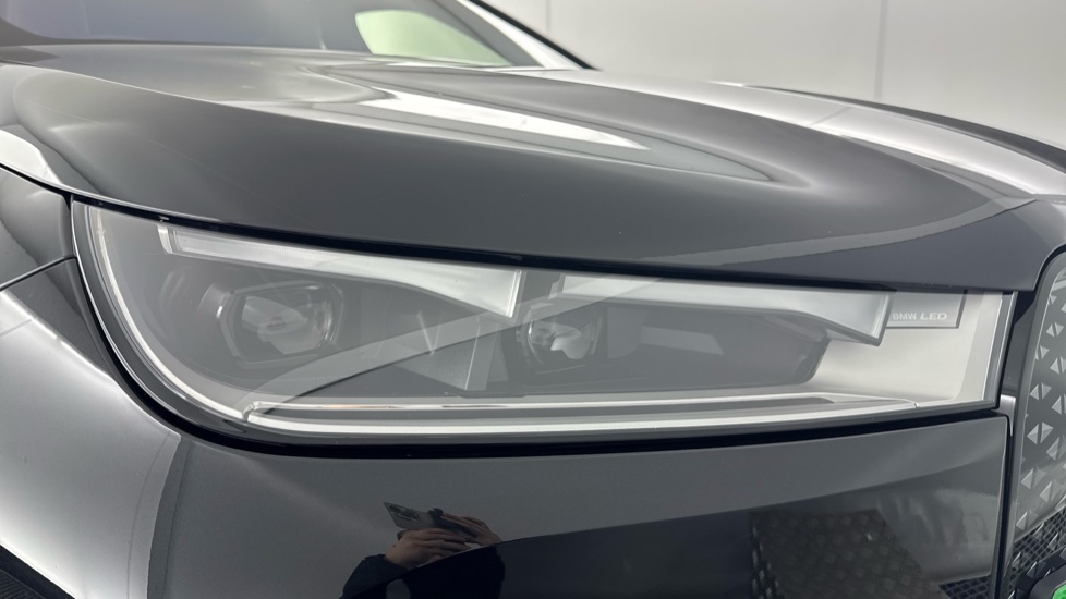 BMW iX 240kW xDrive40 M Sport 76.6kWh 5dr Auto Electric Estate - Image 23