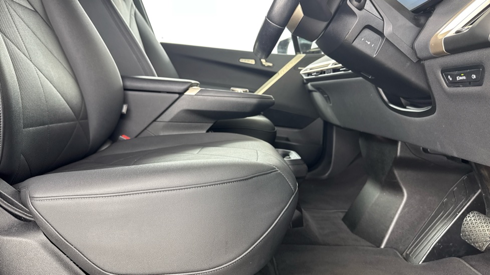 BMW iX 240kW xDrive40 M Sport 76.6kWh 5dr Auto Electric Estate - Image 45