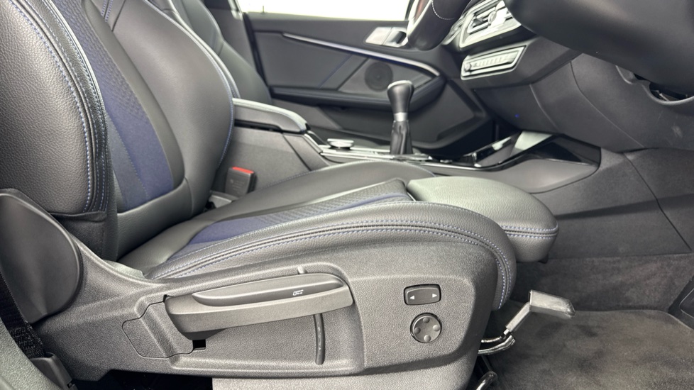 BMW 2 Series 218i [136] M Sport 4dr DCT [Tech Pack] Petrol Saloon - Image 44
