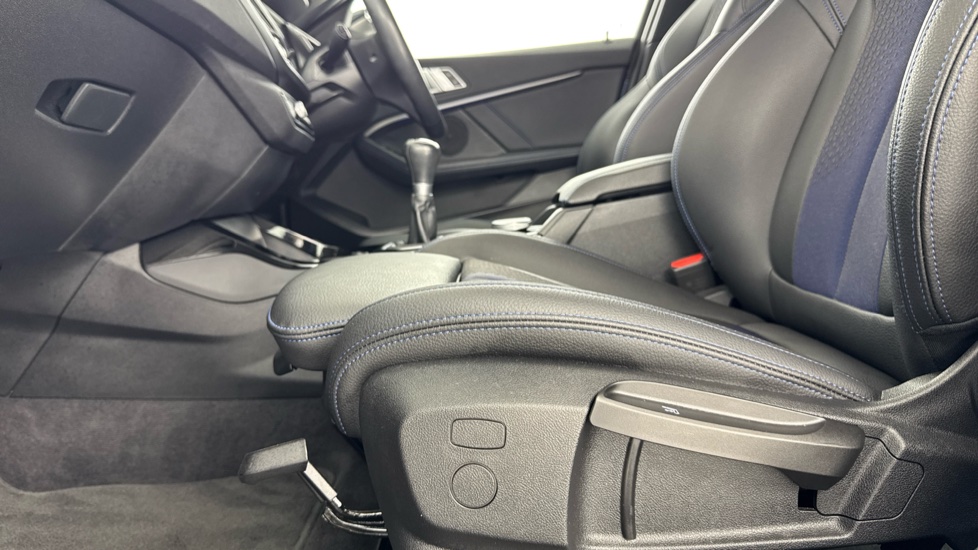 BMW 1 Series 118i [136] M Sport 5dr [Live Cockpit Professional] Petrol Hatchback - Image 32