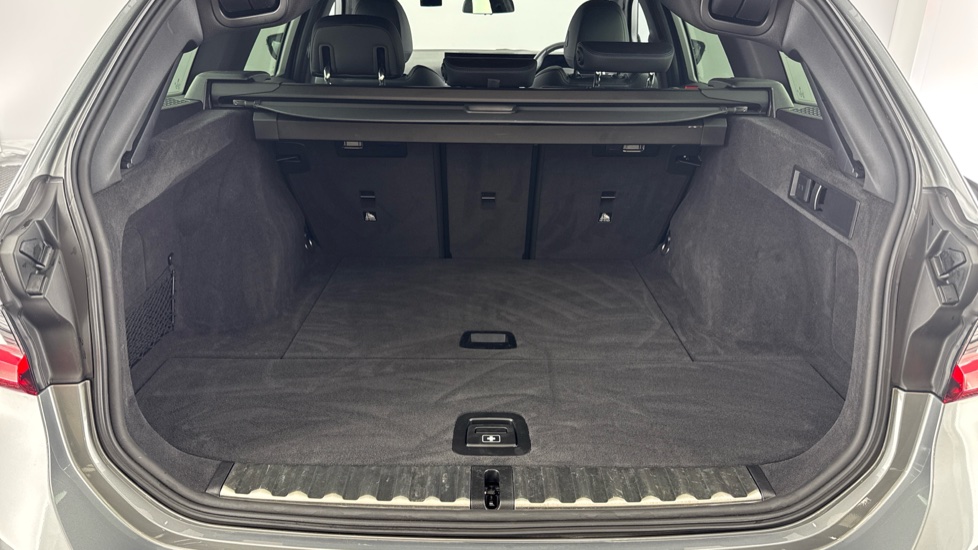 BMW 3 Series 320d xDrive MHT M Sport 5dr Step Auto [Pro Pack] Diesel Estate - Image 13