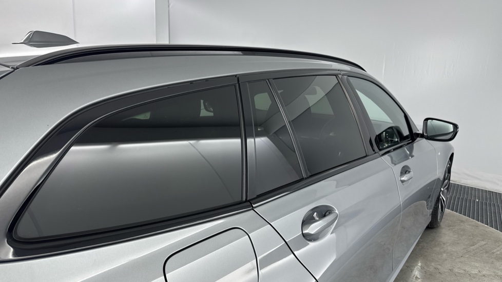 BMW 3 Series 320d xDrive MHT M Sport 5dr Step Auto [Pro Pack] Diesel Estate - Image 30