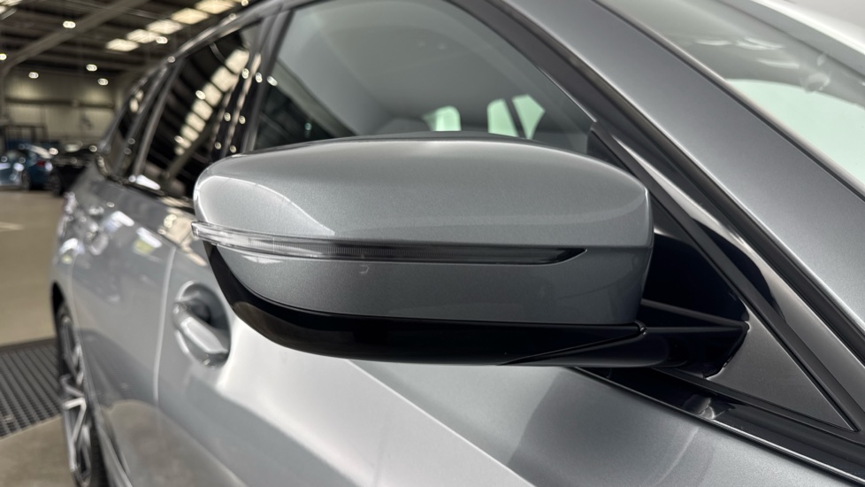 BMW 3 Series 320d xDrive MHT M Sport 5dr Step Auto [Pro Pack] Diesel Estate - Image 32