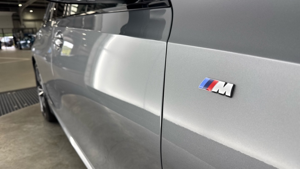 BMW 3 Series 320d xDrive MHT M Sport 5dr Step Auto [Pro Pack] Diesel Estate - Image 33