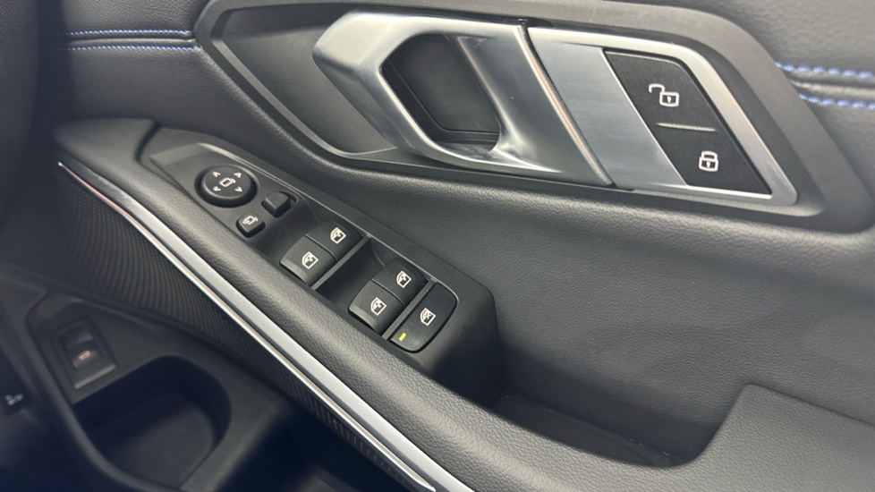 BMW 3 Series 320d xDrive MHT M Sport 5dr Step Auto [Pro Pack] Diesel Estate - Image 54