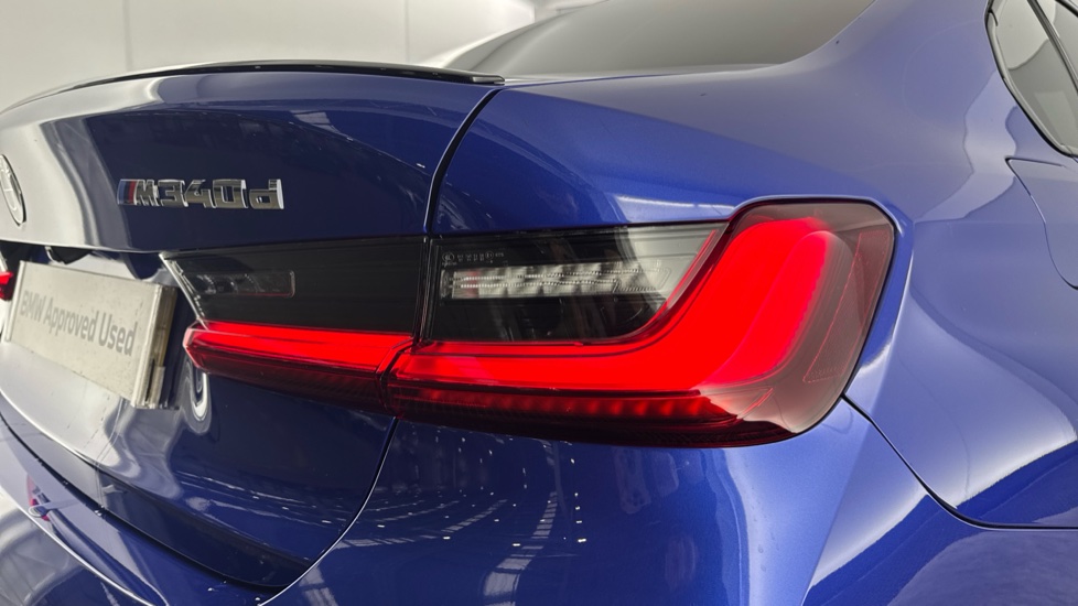 BMW 3 Series M340d xDrive MHT 4dr Step Auto Diesel Saloon - Image 25