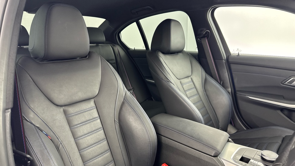 BMW 3 Series M340d xDrive MHT 4dr Step Auto Diesel Saloon - Image 27