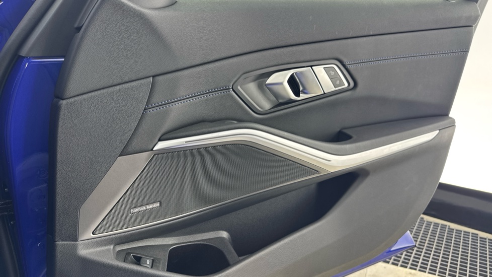 BMW 3 Series M340d xDrive MHT 4dr Step Auto Diesel Saloon - Image 29