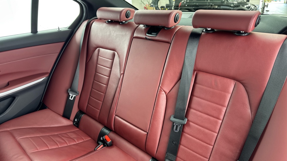 BMW 3 Series 320i M Sport 4dr Step Auto [Tech Pack] Petrol Saloon - Image 12