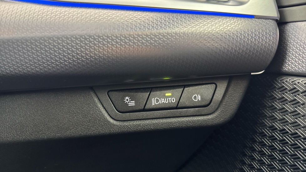 BMW X1 sDrive 20i MHT M Sport 5dr Step Auto Petrol Estate - Image 20