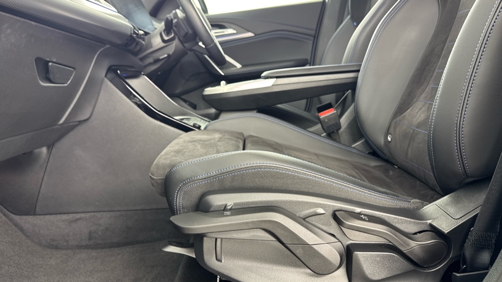 BMW X1 sDrive 20i MHT M Sport 5dr Step Auto Petrol Estate - Image 35