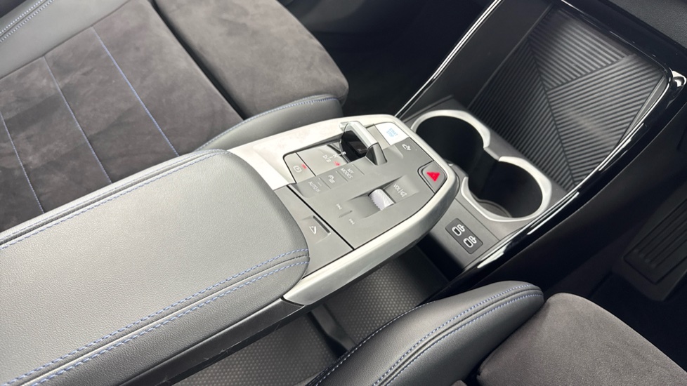 BMW iX1 150kW eDrive20 M Sport 65kWh 5dr Auto Electric Estate - Image 10