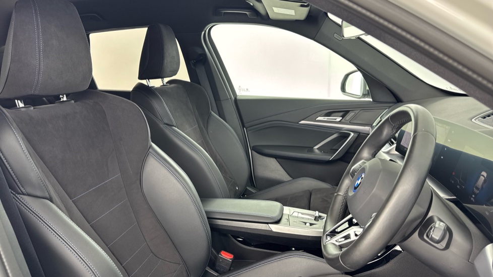 BMW iX1 150kW eDrive20 M Sport 65kWh 5dr Auto Electric Estate - Image 11