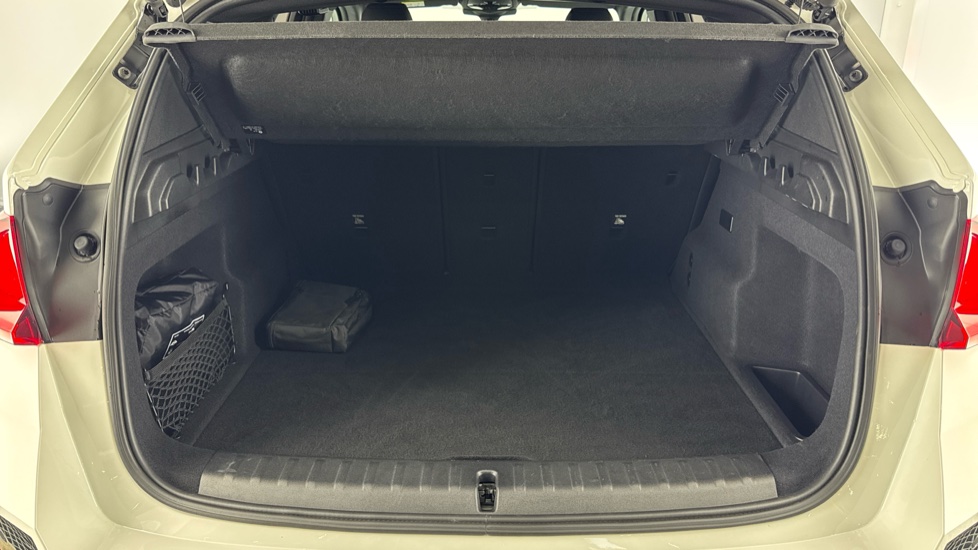 BMW iX1 150kW eDrive20 M Sport 65kWh 5dr Auto Electric Estate - Image 13