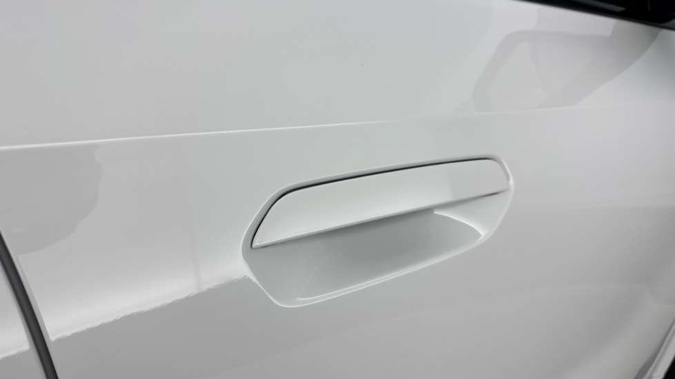 BMW iX1 150kW eDrive20 M Sport 65kWh 5dr Auto Electric Estate - Image 30
