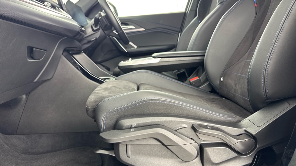 BMW iX1 150kW eDrive20 M Sport 65kWh 5dr Auto Electric Estate - Image 35