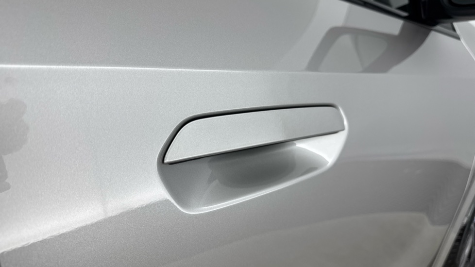BMW X1 sDrive 20i MHT M Sport 5dr Step Auto Petrol Estate - Image 30