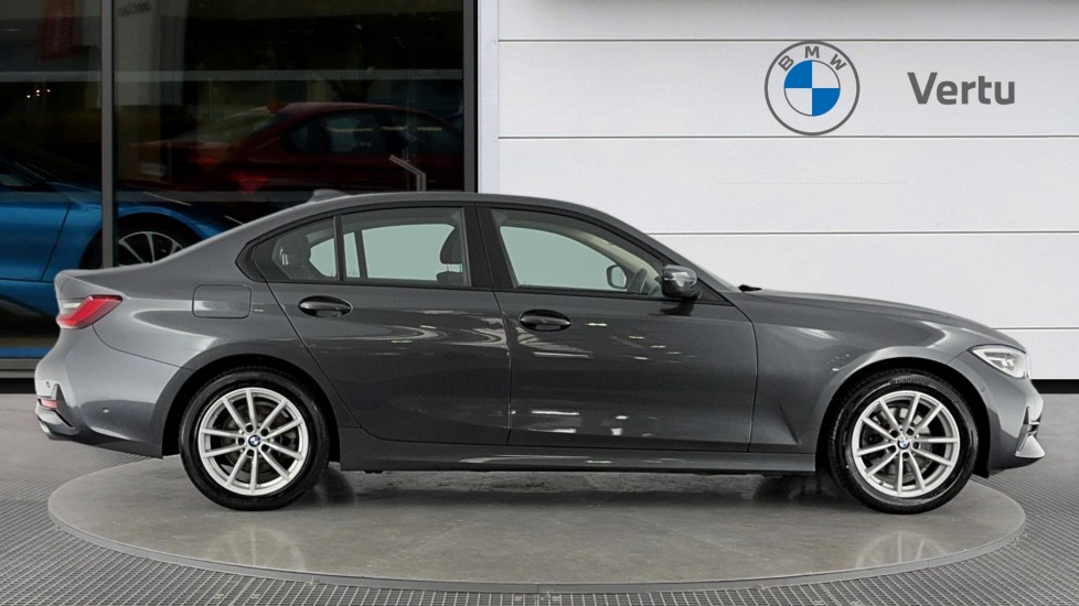 BMW 3 Series 320i xDrive SE 4dr Step Auto Petrol Saloon - Image 3