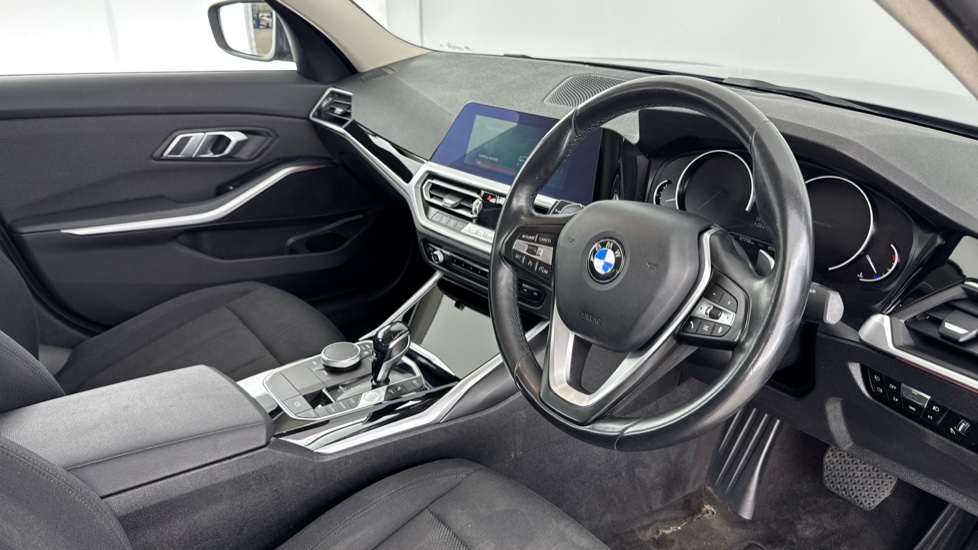 BMW 3 Series 320i xDrive SE 4dr Step Auto Petrol Saloon - Image 6