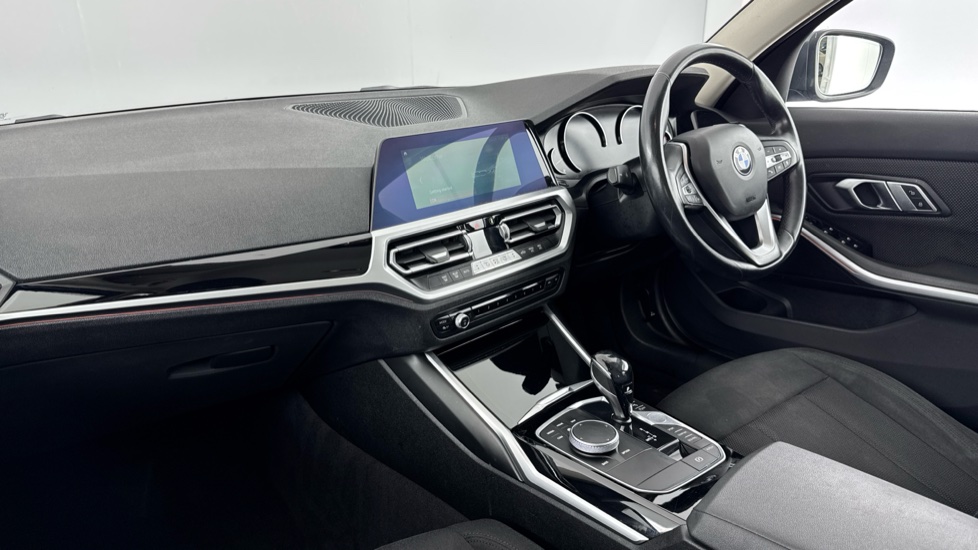 BMW 3 Series 320i xDrive SE 4dr Step Auto Petrol Saloon - Image 7