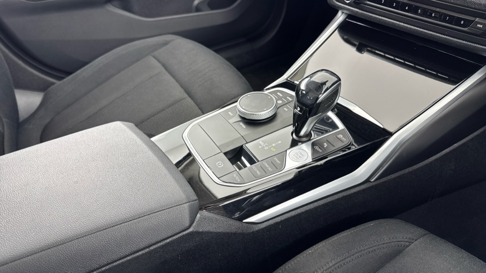 BMW 3 Series 320i xDrive SE 4dr Step Auto Petrol Saloon - Image 10