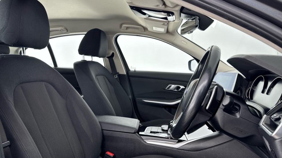 BMW 3 Series 320i xDrive SE 4dr Step Auto Petrol Saloon - Image 11