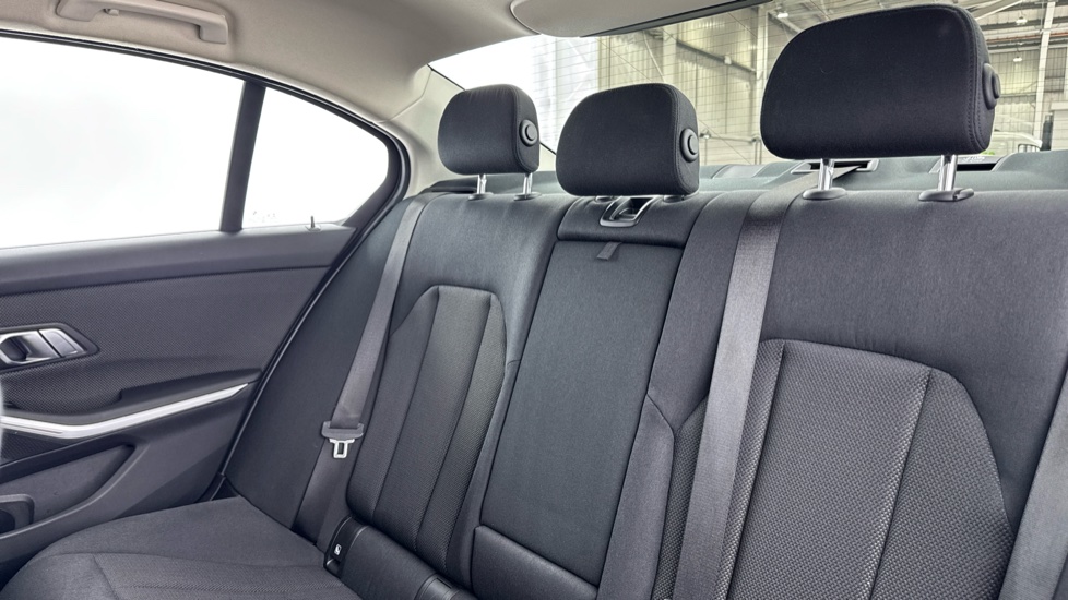 BMW 3 Series 320i xDrive SE 4dr Step Auto Petrol Saloon - Image 12