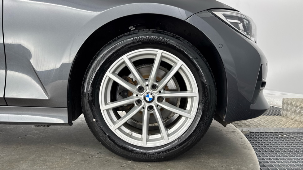 BMW 3 Series 320i xDrive SE 4dr Step Auto Petrol Saloon - Image 14