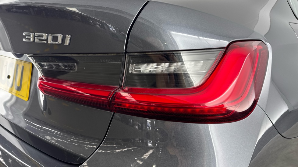 BMW 3 Series 320i xDrive SE 4dr Step Auto Petrol Saloon - Image 22