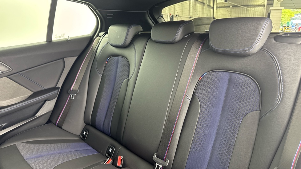 BMW 1 Series 118i [136] M Sport 5dr Step Auto [LCP/Tech pk] Petrol Hatchback - Image 12