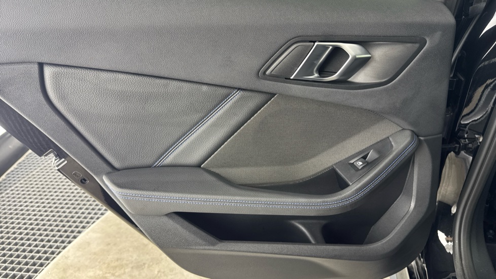 BMW 1 Series 118i [136] M Sport 5dr Step Auto [LCP/Tech pk] Petrol Hatchback - Image 39