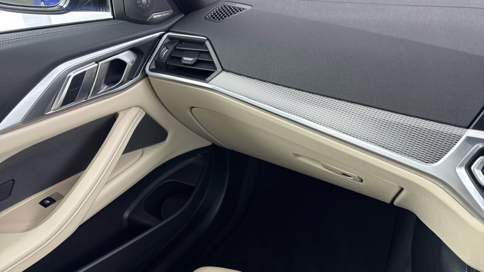 BMW 4 Series 420i M Sport 2dr Step Auto Petrol Convertible - Image 38