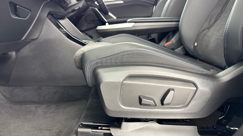 BMW X1 xDrive 23i MHT M Sport 5dr Step Auto Petrol Estate - Image 37