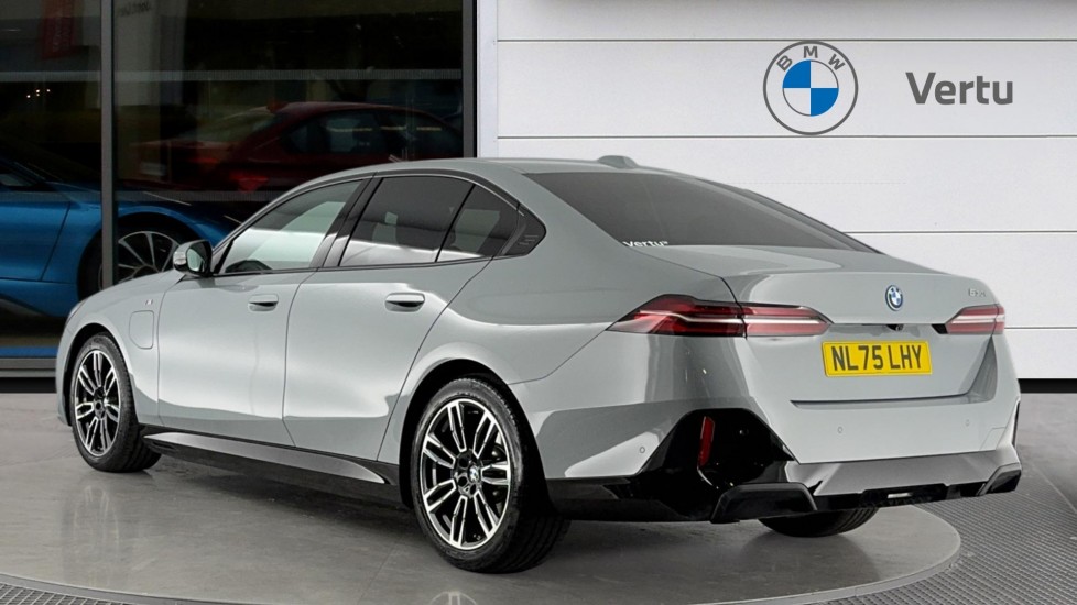 BMW 5 Series 530e M Sport 4dr Auto Saloon - Image 2