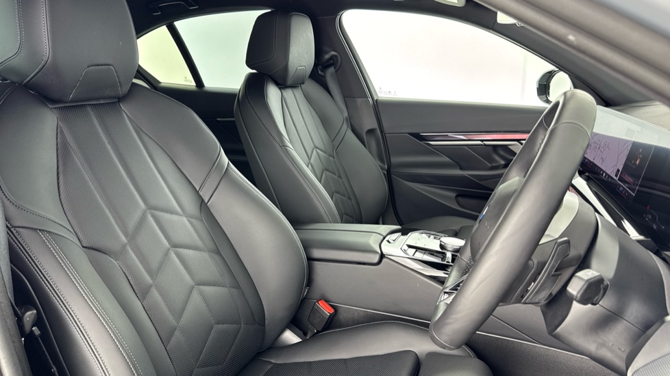 BMW 5 Series 530e M Sport 4dr Auto Saloon - Image 11