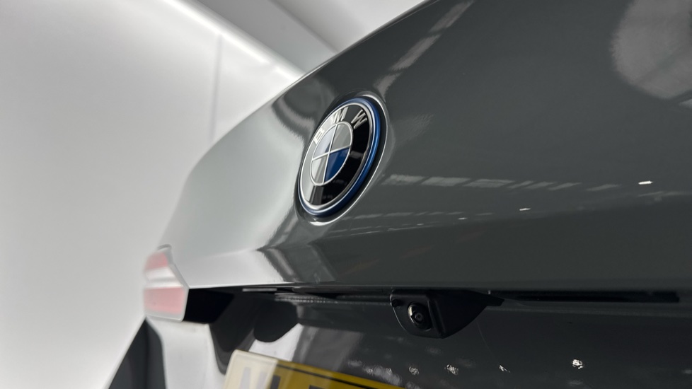 BMW 5 Series 530e M Sport 4dr Auto Saloon - Image 25