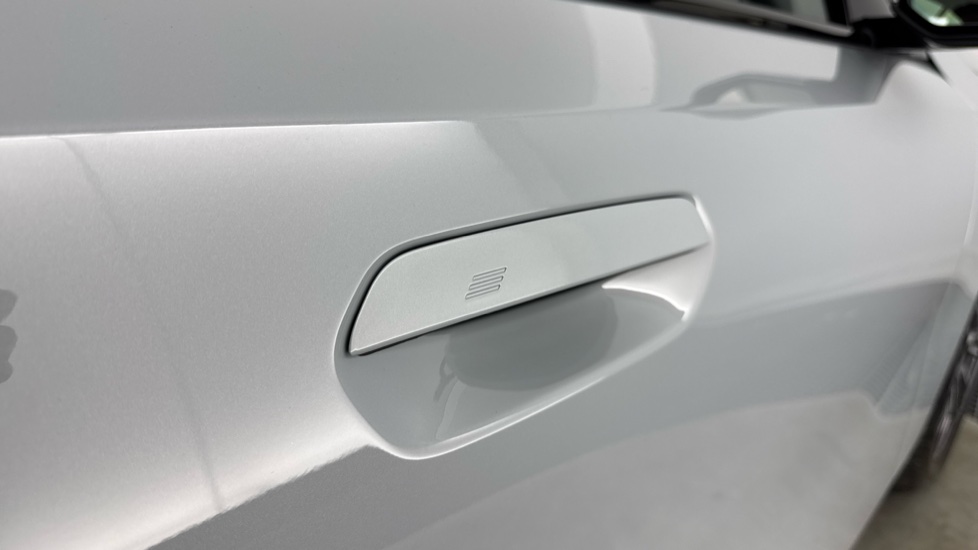 BMW 5 Series 530e M Sport 4dr Auto Saloon - Image 29