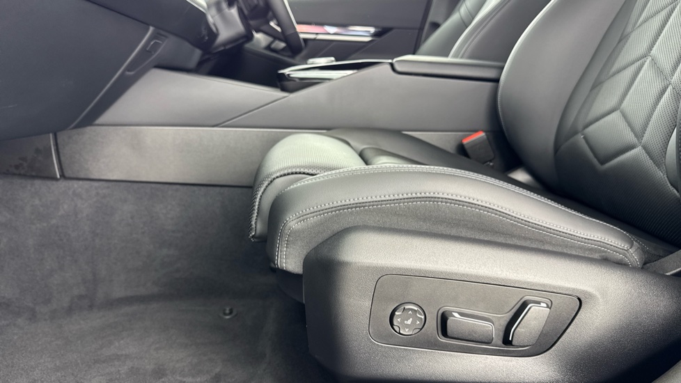 BMW 5 Series 530e M Sport 4dr Auto Saloon - Image 36