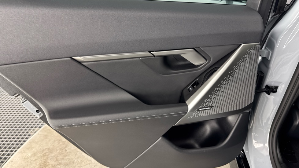 BMW 5 Series 530e M Sport 4dr Auto Saloon - Image 39