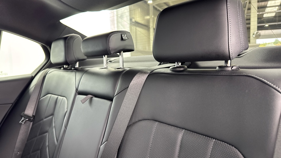 BMW 5 Series 530e M Sport 4dr Auto Saloon - Image 41