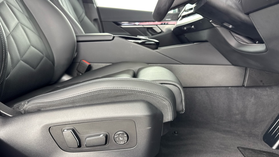 BMW 5 Series 530e M Sport 4dr Auto Saloon - Image 45