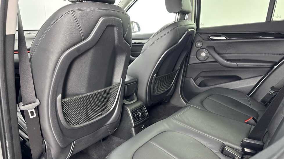 BMW X1 sDrive 20i Sport 5dr Step Auto Petrol Estate - Image 36