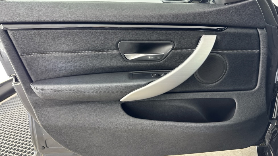 BMW 4 Series 420i M Sport 5dr Auto [Professional Media] Petrol Hatchback - Image 34