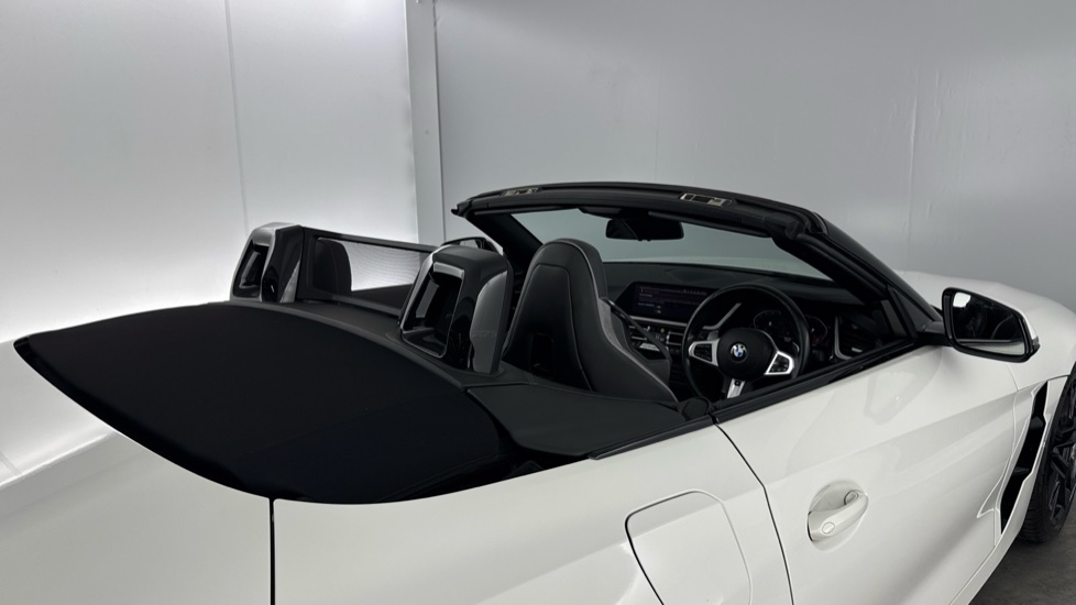 BMW Z4 sDrive 20i M Sport 2dr Auto Petrol Roadster - Image 32