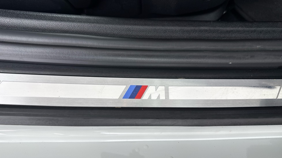 BMW Z4 sDrive 20i M Sport 2dr Auto Petrol Roadster - Image 43