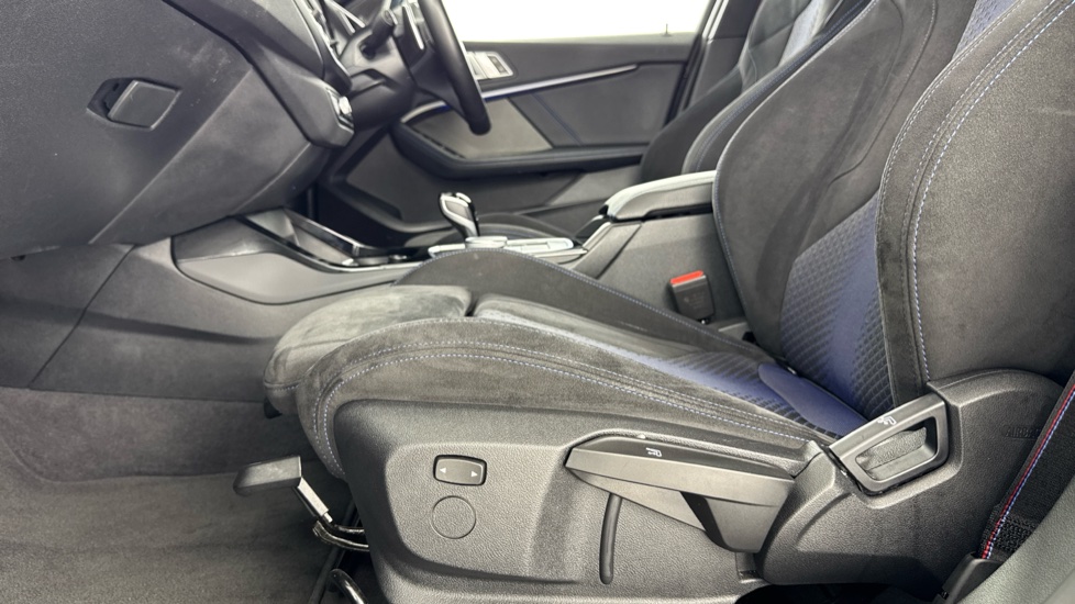 BMW 1 Series M135i xDrive 5dr Step Auto [Tech/Pro Pack] Petrol Hatchback - Image 33