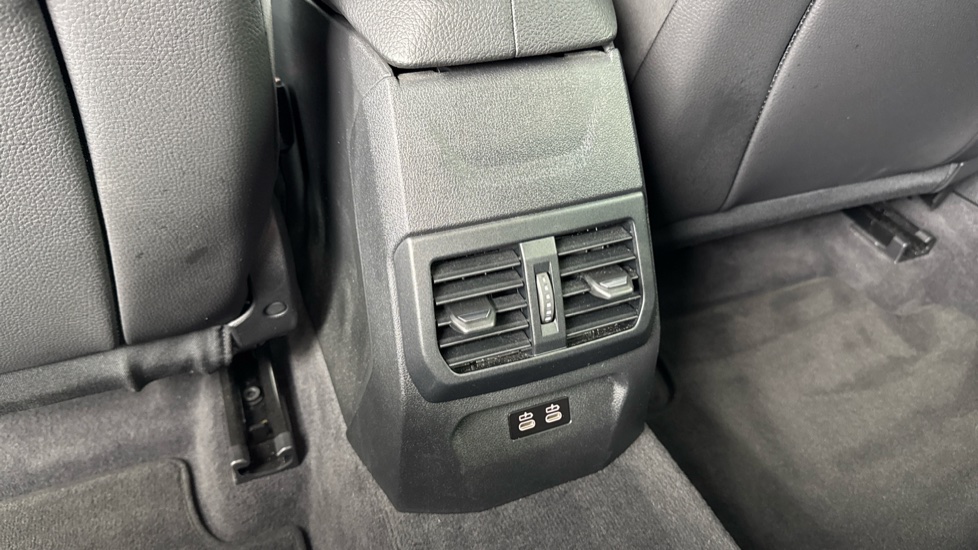 BMW 1 Series M135i xDrive 5dr Step Auto [Tech/Pro Pack] Petrol Hatchback - Image 40