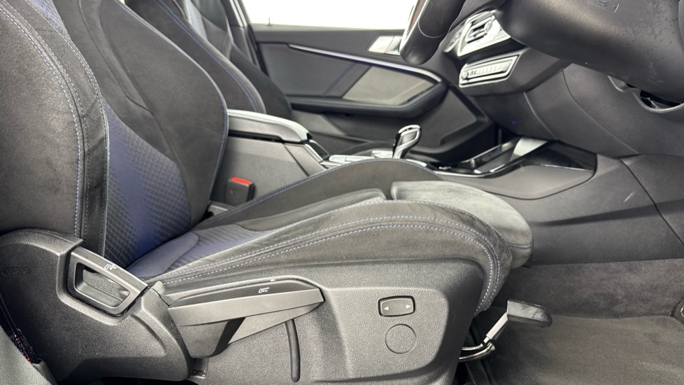 BMW 1 Series M135i xDrive 5dr Step Auto [Tech/Pro Pack] Petrol Hatchback - Image 43